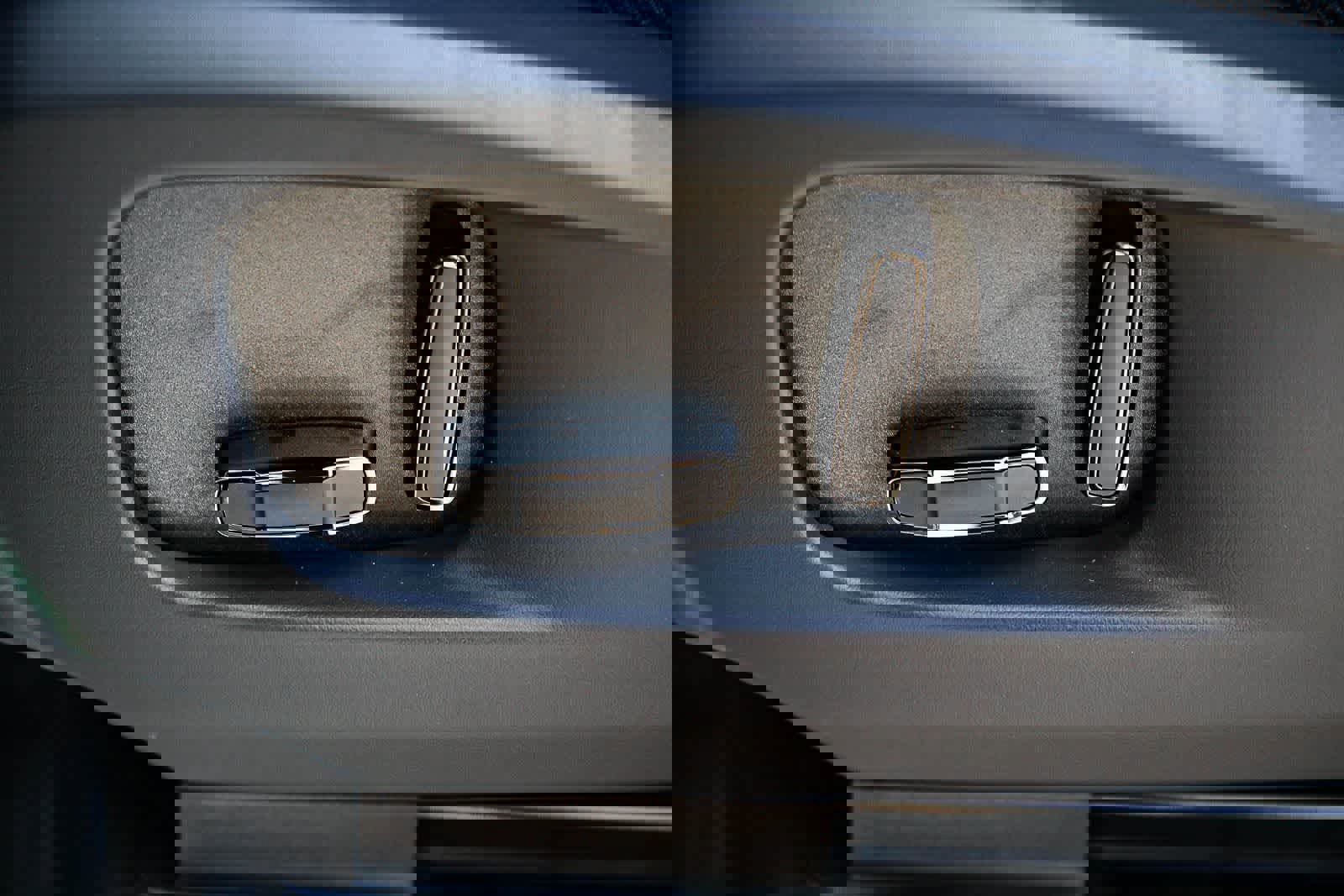 New 2026 Land Rover Defender 110 OCTA AWD/4WD image 24