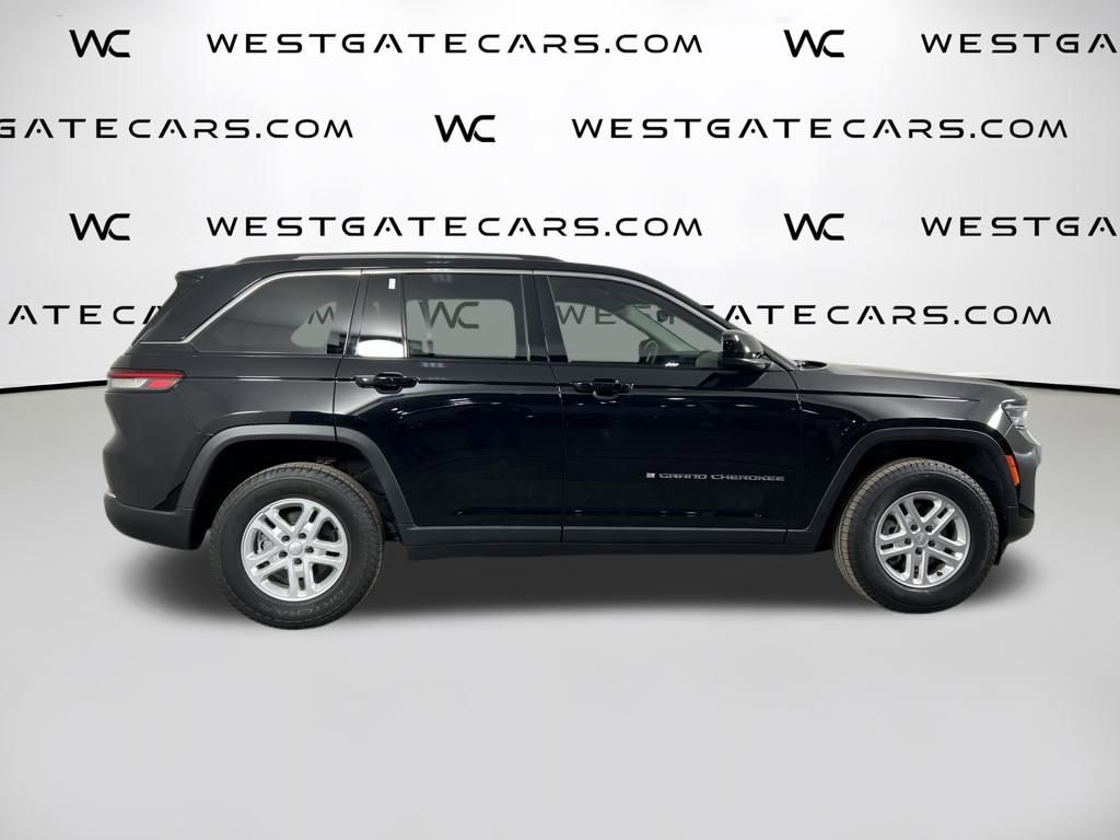Used 2023 Jeep Grand Cherokee Laredo image 45