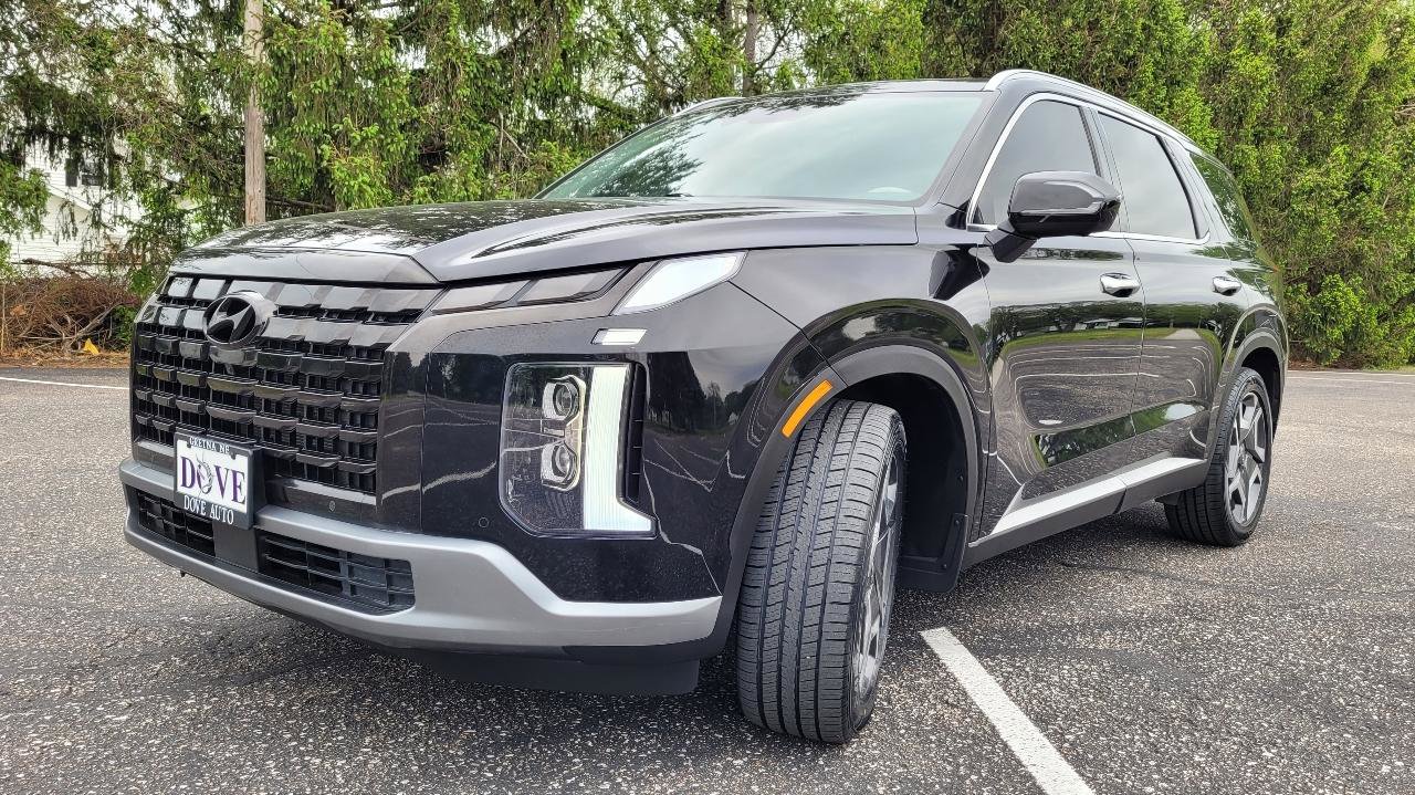 Used 2024 Hyundai Palisade Limited FWD image 2