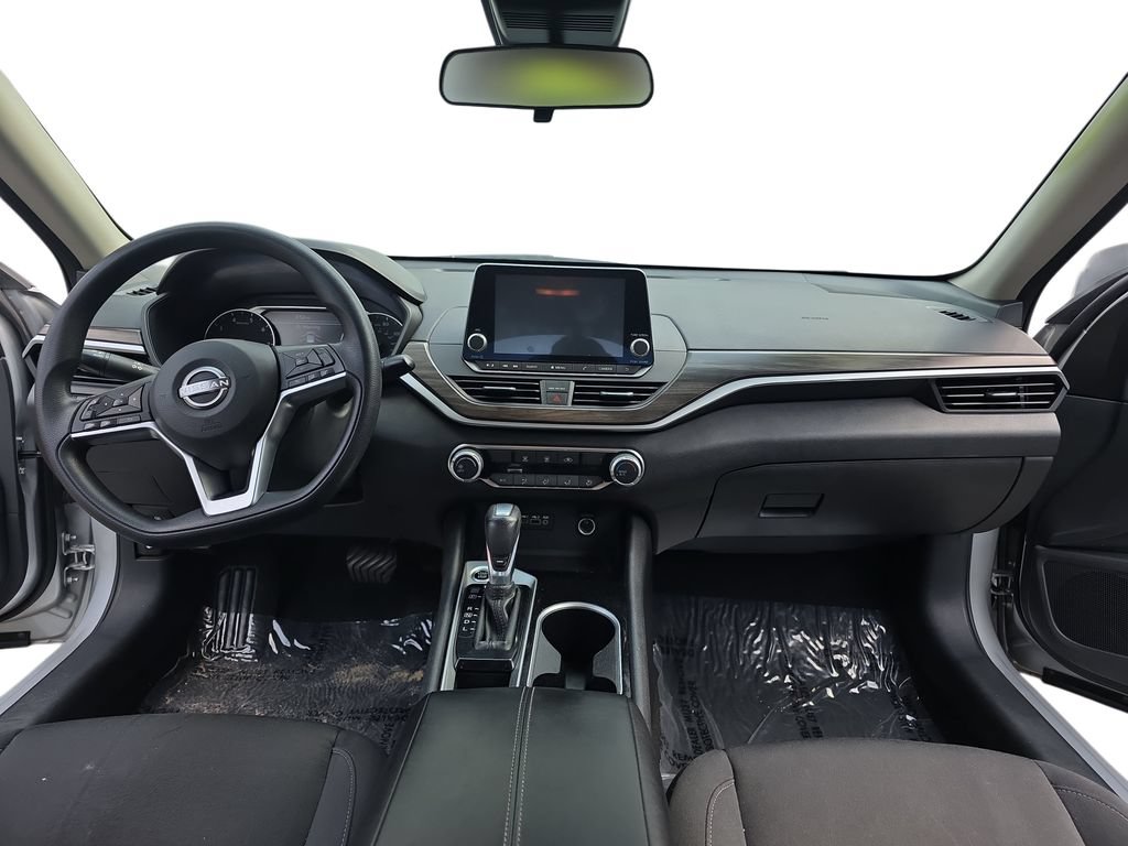 Used 2024 Nissan Altima 2.5 SV FWD image 9