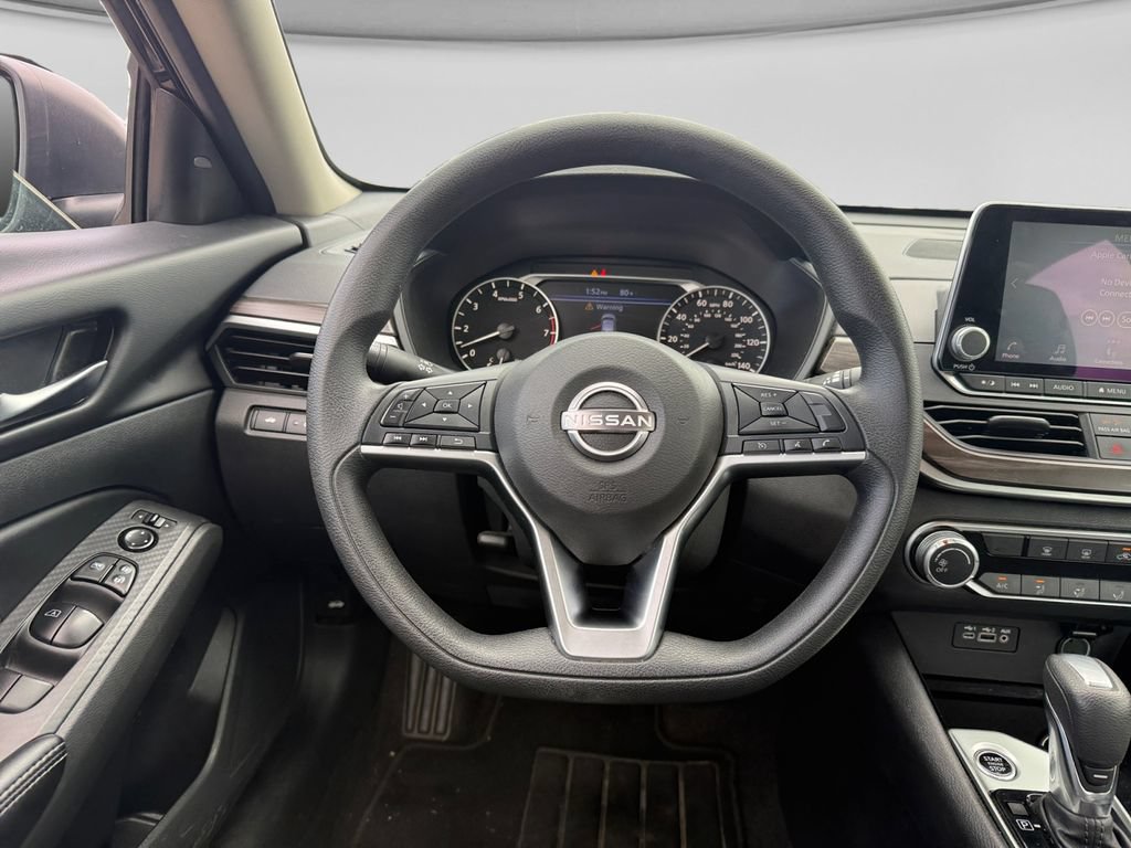 Used 2024 Nissan Altima 2.5 SV FWD image 14