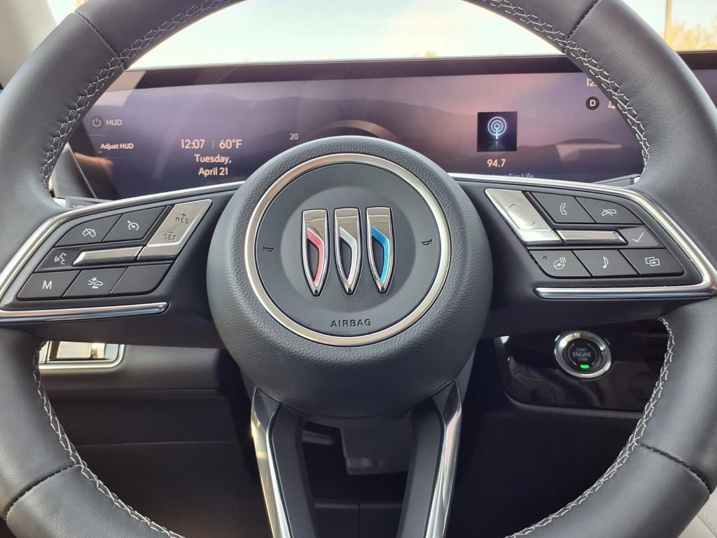 Used 2025 Buick Envision Avenir AWD/4WD image 12
