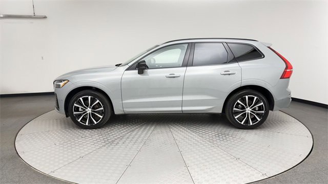 Certified 2025 Volvo XC60 B5 Plus image 5