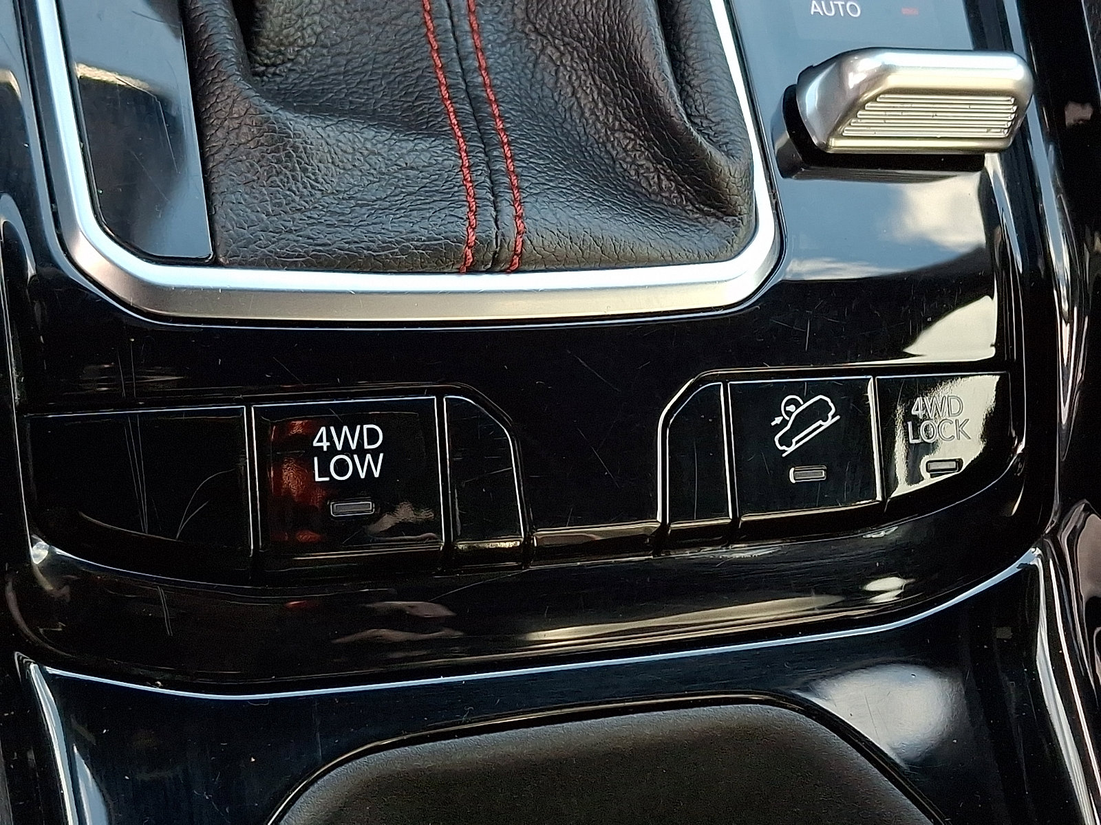 Used 2023 Jeep Compass Trailhawk image 24