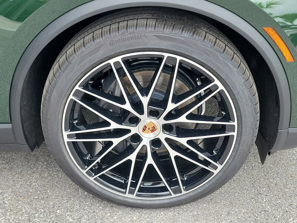 New 2026 Porsche Macan Electric RWD image 13