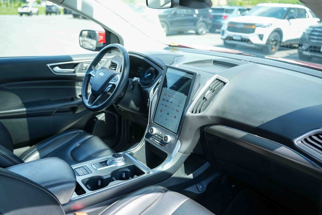 Used 2022 Ford Edge Titanium AWD/4WD image 16