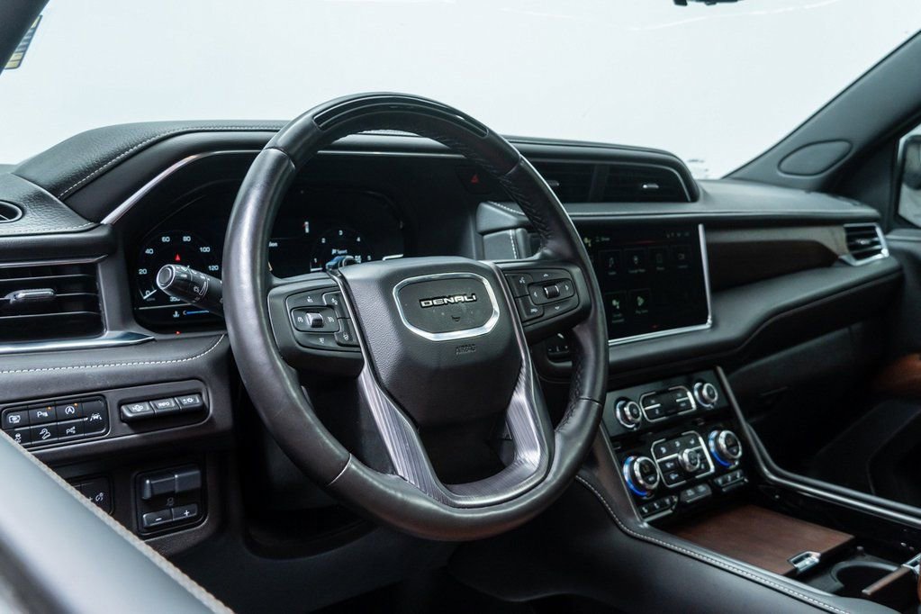Used 2024 GMC Yukon XL Denali Ultimate image 12