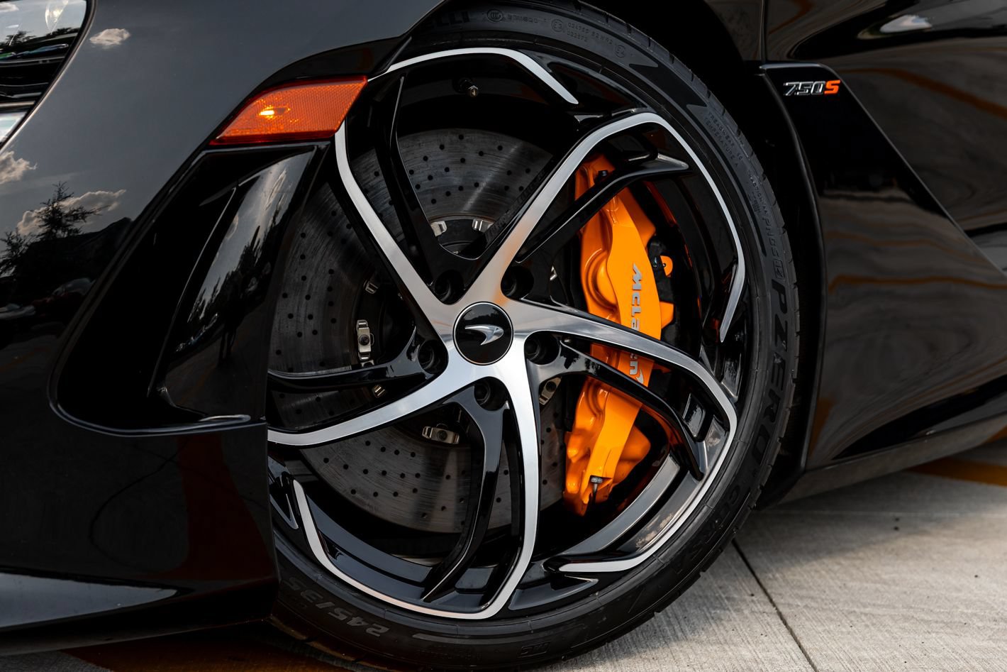 Used 2024 McLaren 750S RWD image 37