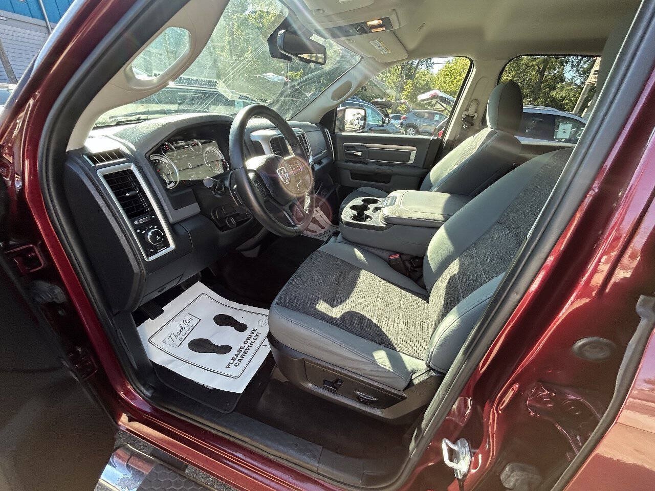 Used 2017 RAM 1500 Big Horn RWD image 6