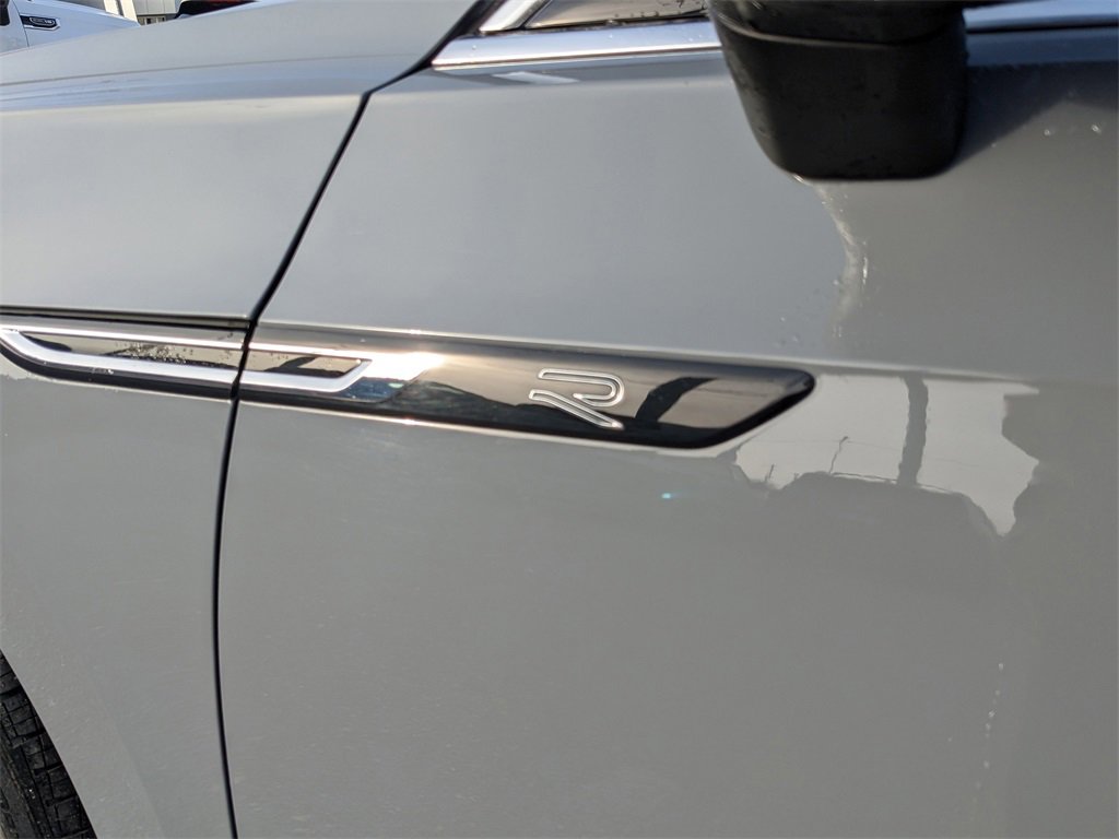 Certified 2022 Volkswagen Arteon SE image 9