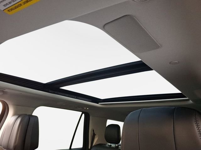 New 2025 Lincoln Navigator Reserve image 17