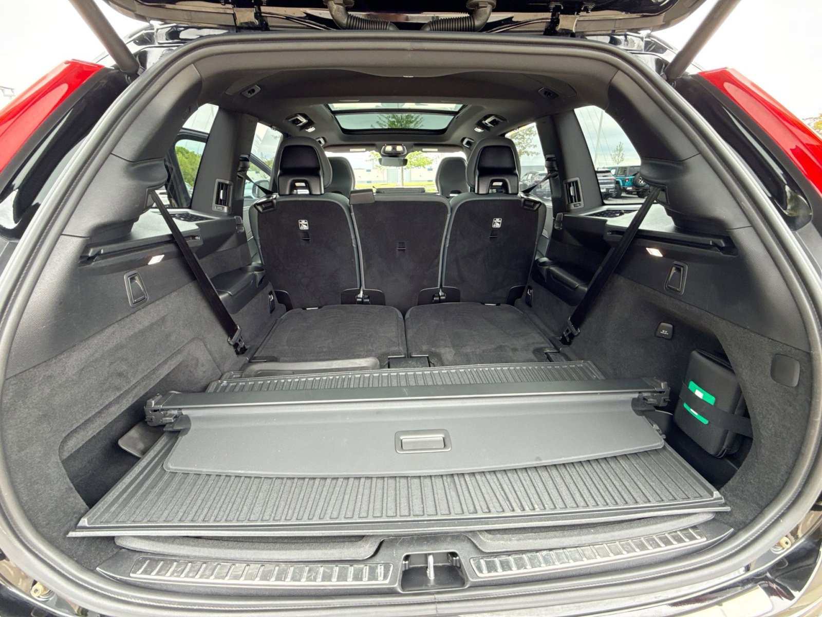 Certified 2024 Volvo XC90 B6 Ultimate w/ Protection Package Premier AWD/4WD image 27