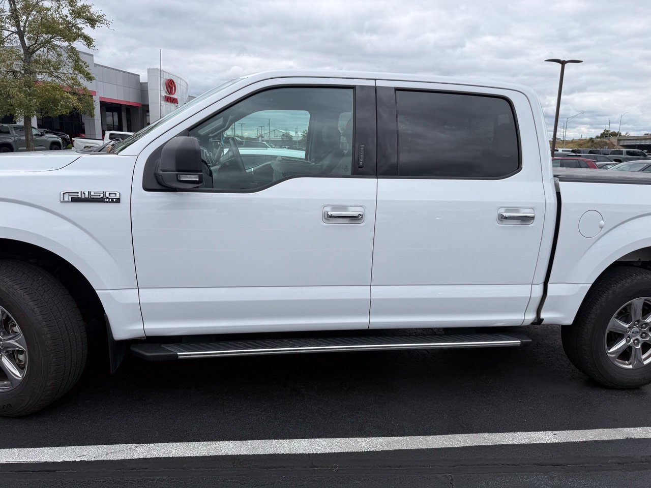 Used 2018 Ford F150 XLT w/ Equipment Group 302A Luxury AWD/4WD image 2