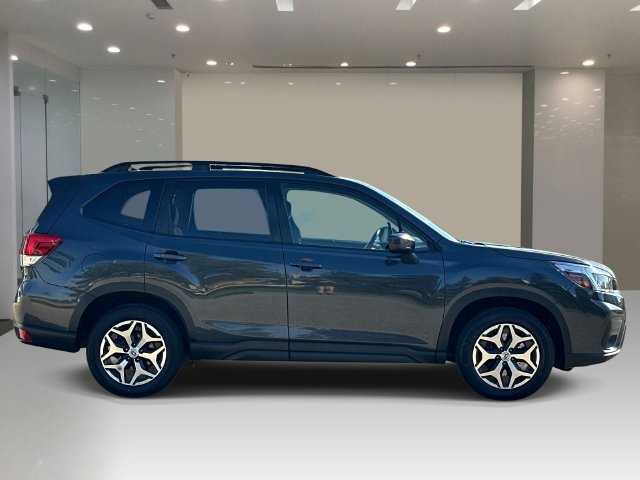 Used 2019 Subaru Forester Premium AWD/4WD image 6