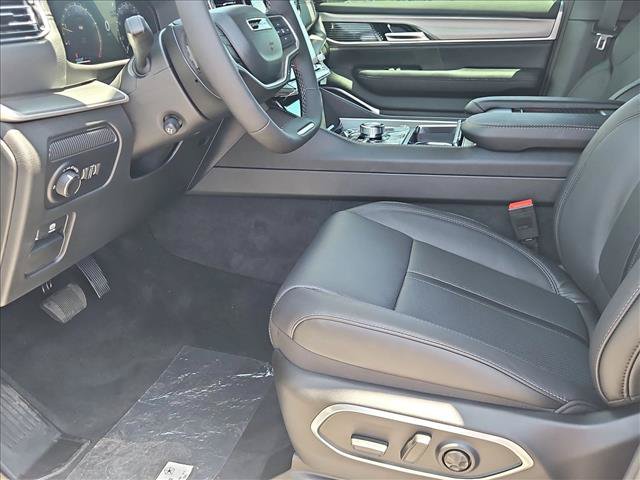 New 2026 Jeep Grand Wagoneer Limited AWD/4WD image 4