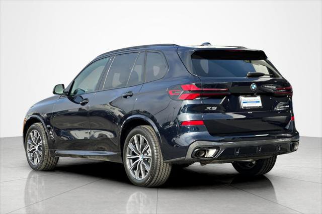 New 2026 BMW X5 xDrive40i w/ M Sport Package AWD/4WD image 3