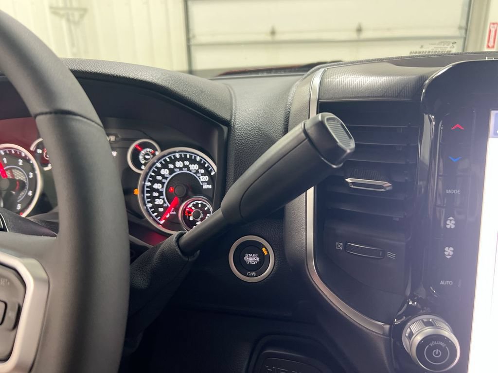 New 2026 RAM 2500 Big Horn AWD/4WD image 18