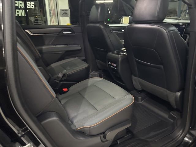 Used 2024 GMC Acadia AT4 w/ Luxury Package image 32