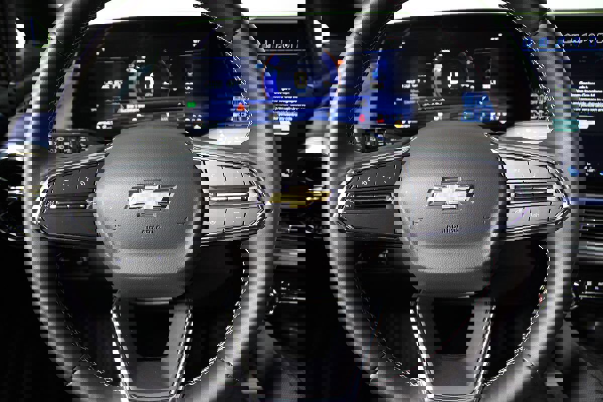 Used 2024 Chevrolet Equinox EV LT image 14