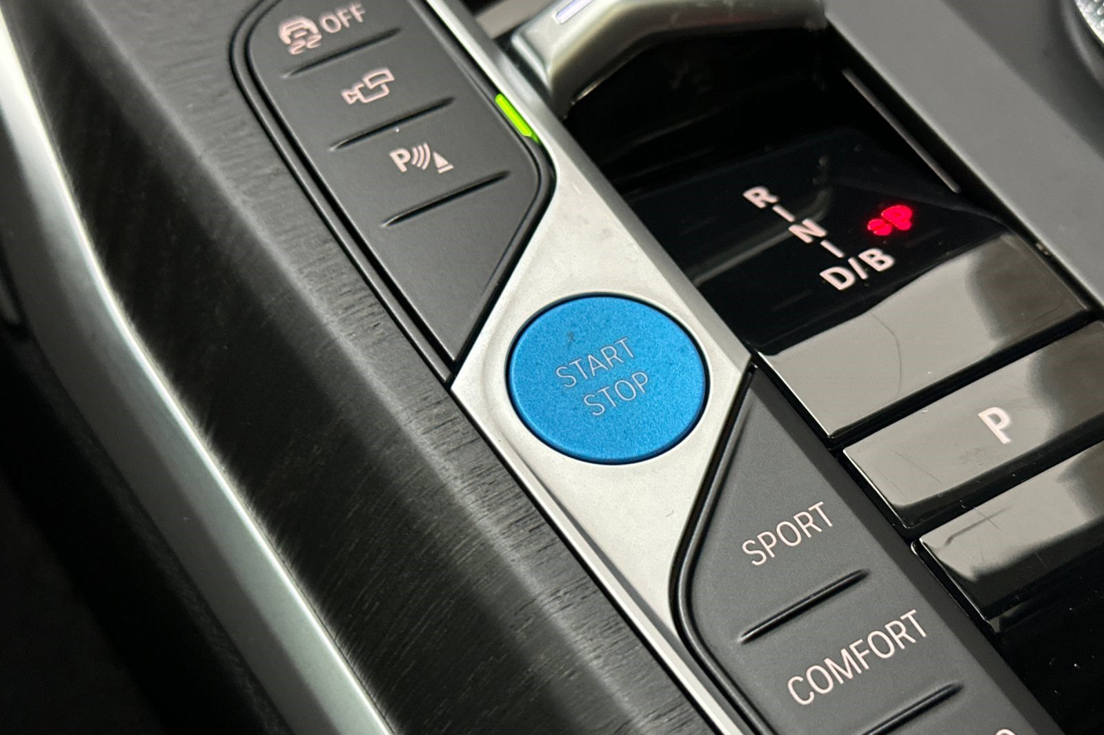 Certified 2024 BMW i4 eDrive35 w/ Premium Package image 34