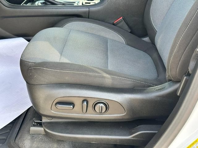 Used 2018 Chevrolet Traverse LT AWD/4WD image 19