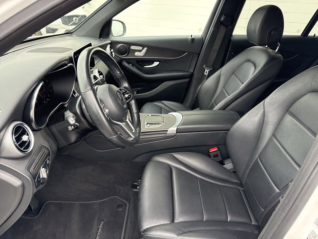Used 2022 Mercedes-Benz GLC 300 4MATIC w/ Multimedia Package Lite image 21