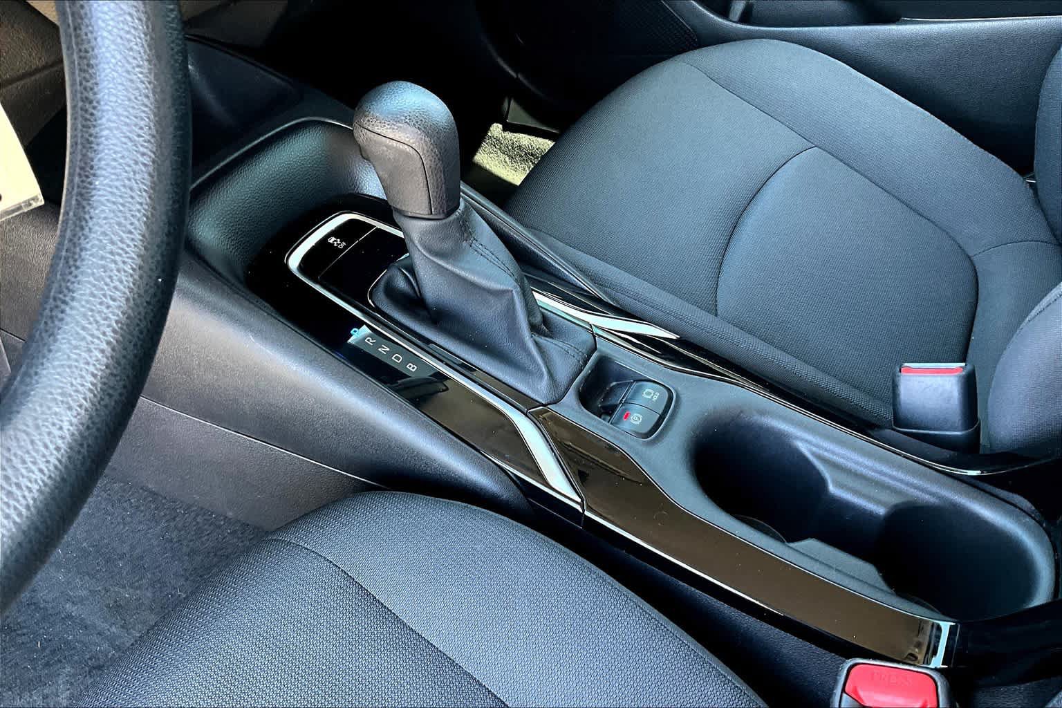 Used 2021 Toyota Corolla LE FWD image 17