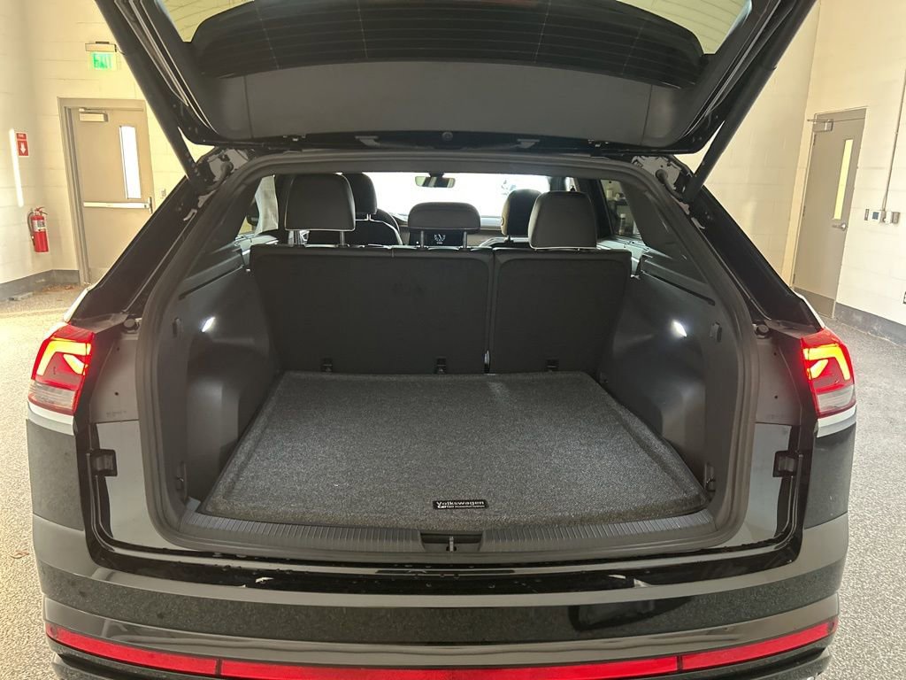 New 2026 Volkswagen Atlas Cross Sport SEL Premium R-Line AWD/4WD image 37