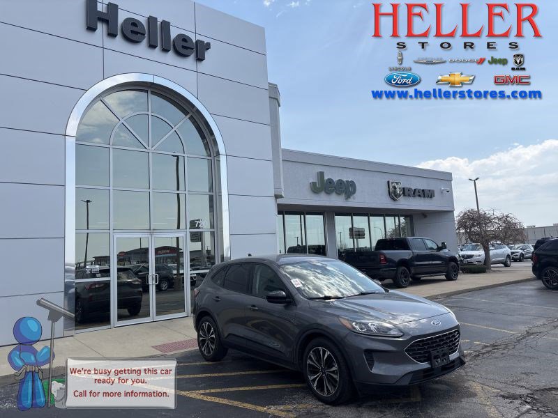 Used 2022 Ford Escape SE w/ SE Sport Appearance Package image 1