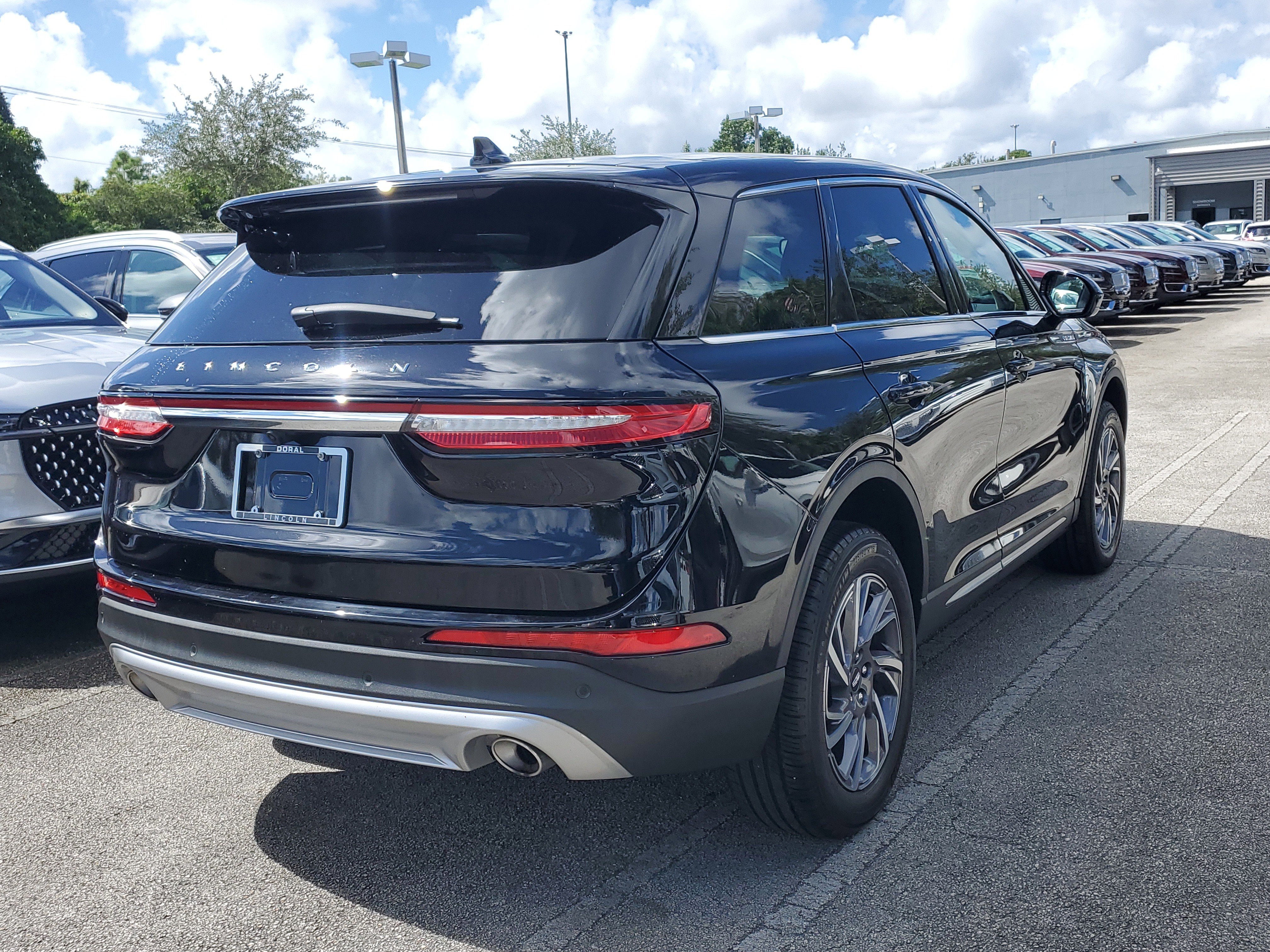 Certified 2024 Lincoln Corsair FWD image 6