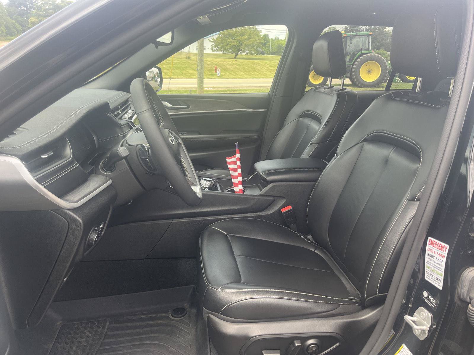 Used 2024 Jeep Grand Cherokee Limited AWD/4WD image 16