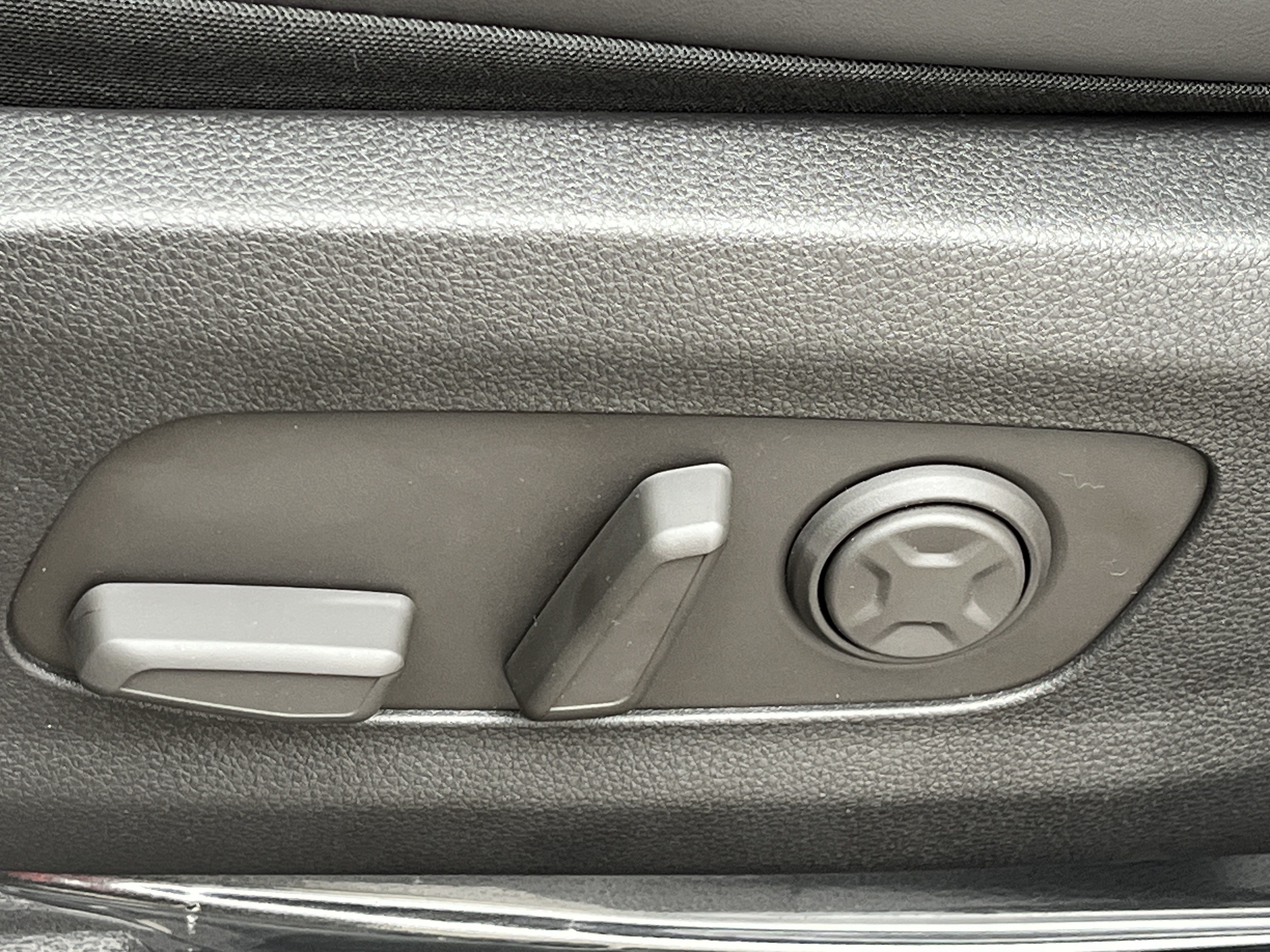 New 2026 Kia Carnival EX FWD image 19