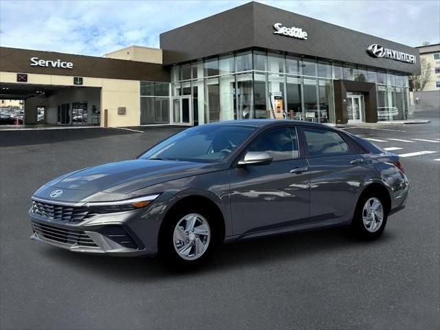 New 2026 Hyundai Elantra SE FWD image 2