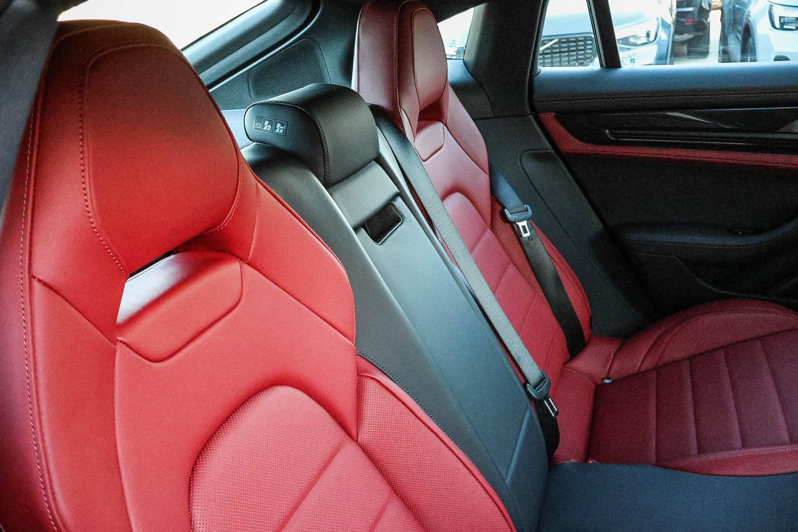 Used 2026 Porsche Panamera RWD image 19