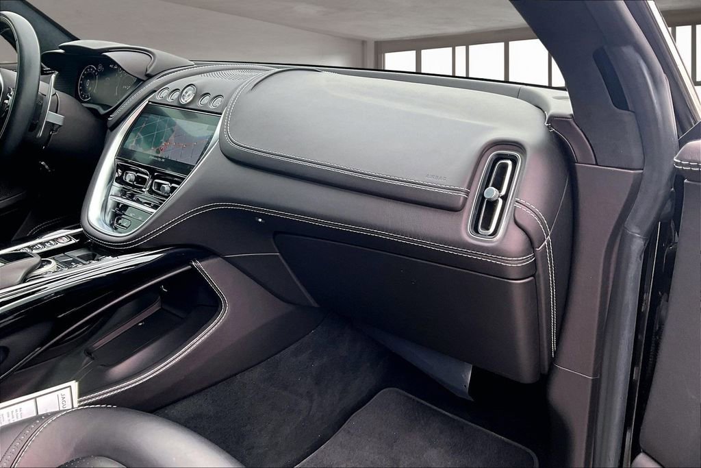Used 2021 Aston Martin DBX image 16