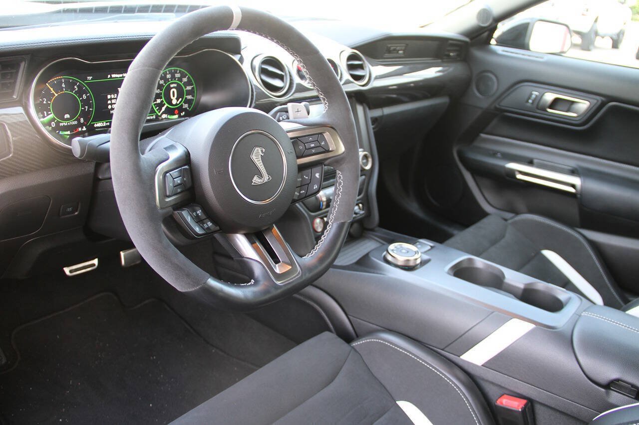 Used 2021 Ford Mustang Shelby GT500 w/ Carbon Fiber Track Pack RWD image 19