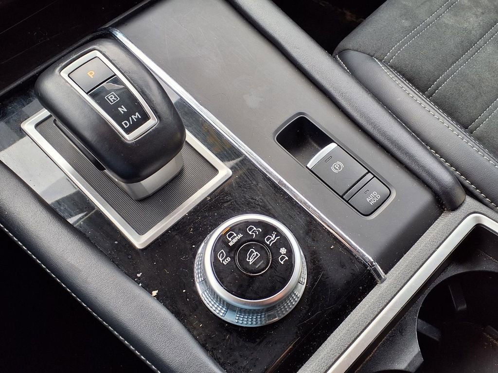 Used 2024 Mitsubishi Outlander SE Black Edition image 25