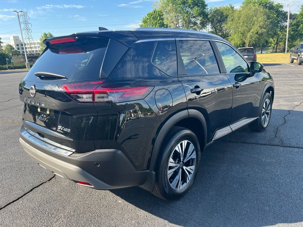 Used 2023 Nissan Rogue SV w/ SV Premium B Package image 7