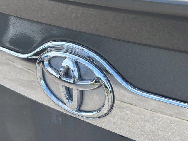 Used 2012 Toyota Camry XLE FWD image 11