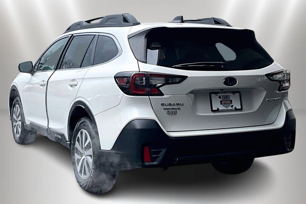 Certified 2022 Subaru Outback Premium image 4