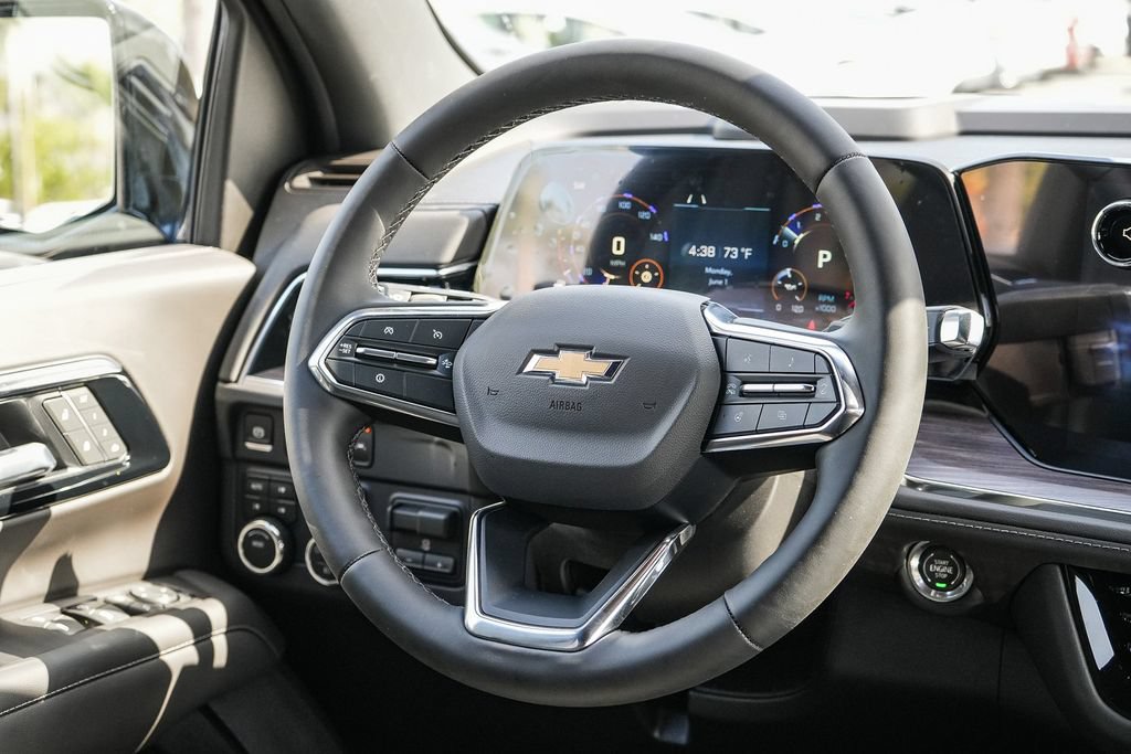 New 2026 Chevrolet Suburban LT w/ Comfort Package AWD/4WD image 15