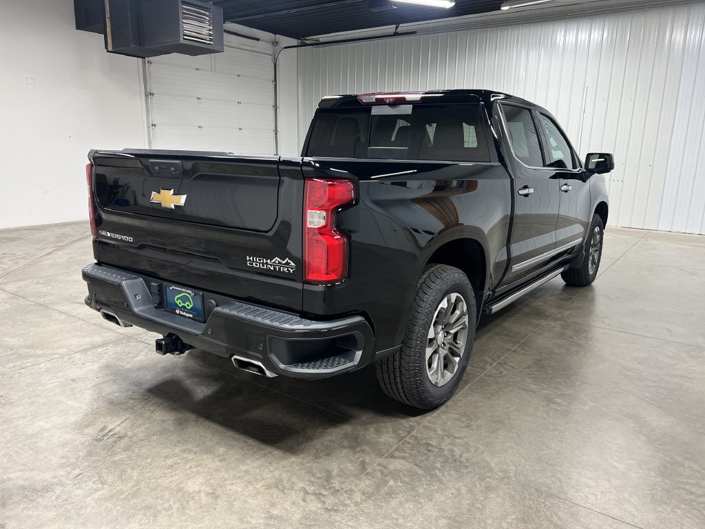 Certified 2024 Chevrolet Silverado 1500 High Country w/ Technology Package AWD/4WD image 9