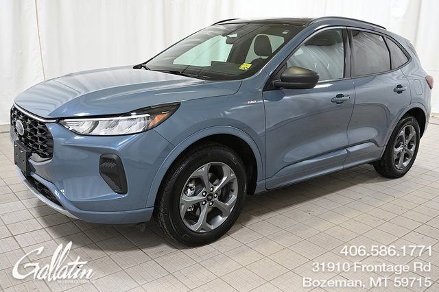 Used 2023 Ford Escape ST-Line w/ Tech Pack #1 AWD/4WD image 1