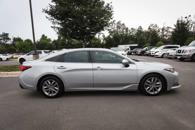 Used 2020 Toyota Avalon XLE w/ Moonroof Package FWD image 8