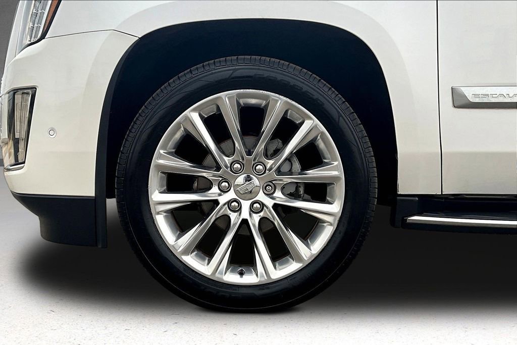 Used 2017 Cadillac Escalade ESV Luxury image 39