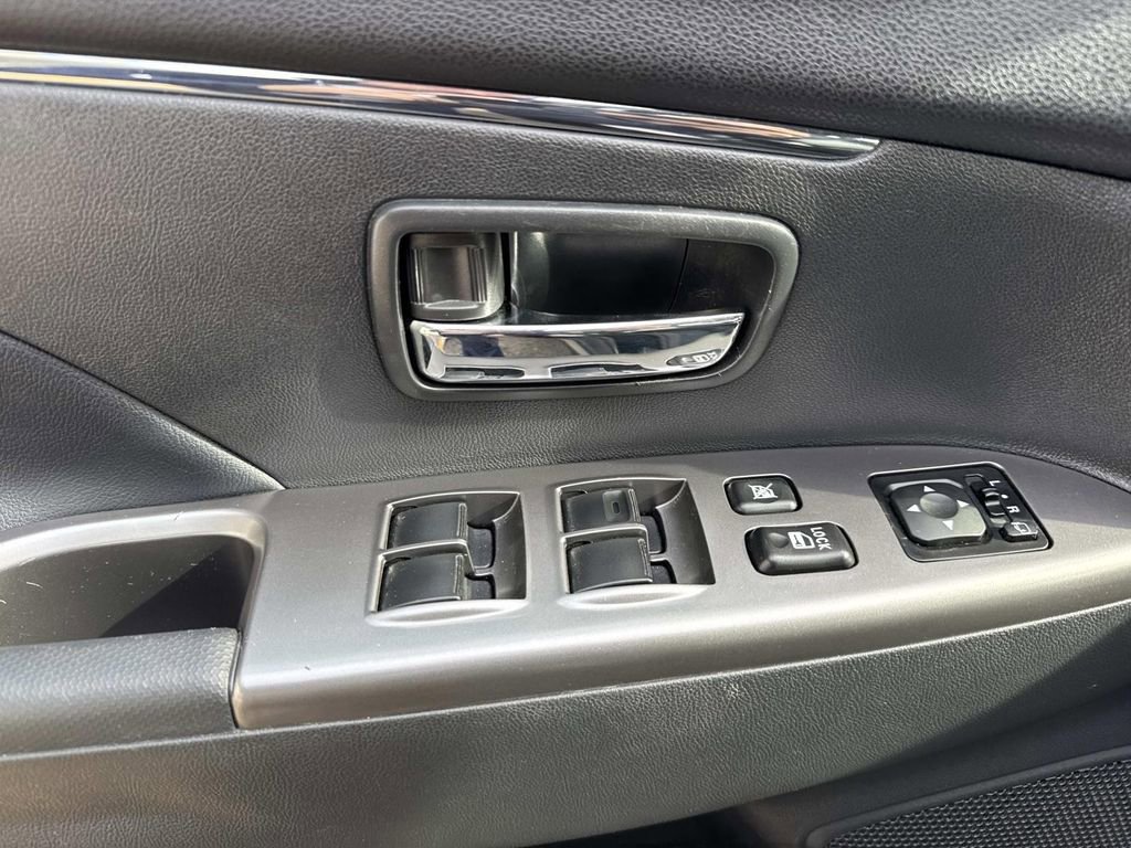 Used 2025 Mitsubishi Outlander Sport SE image 21