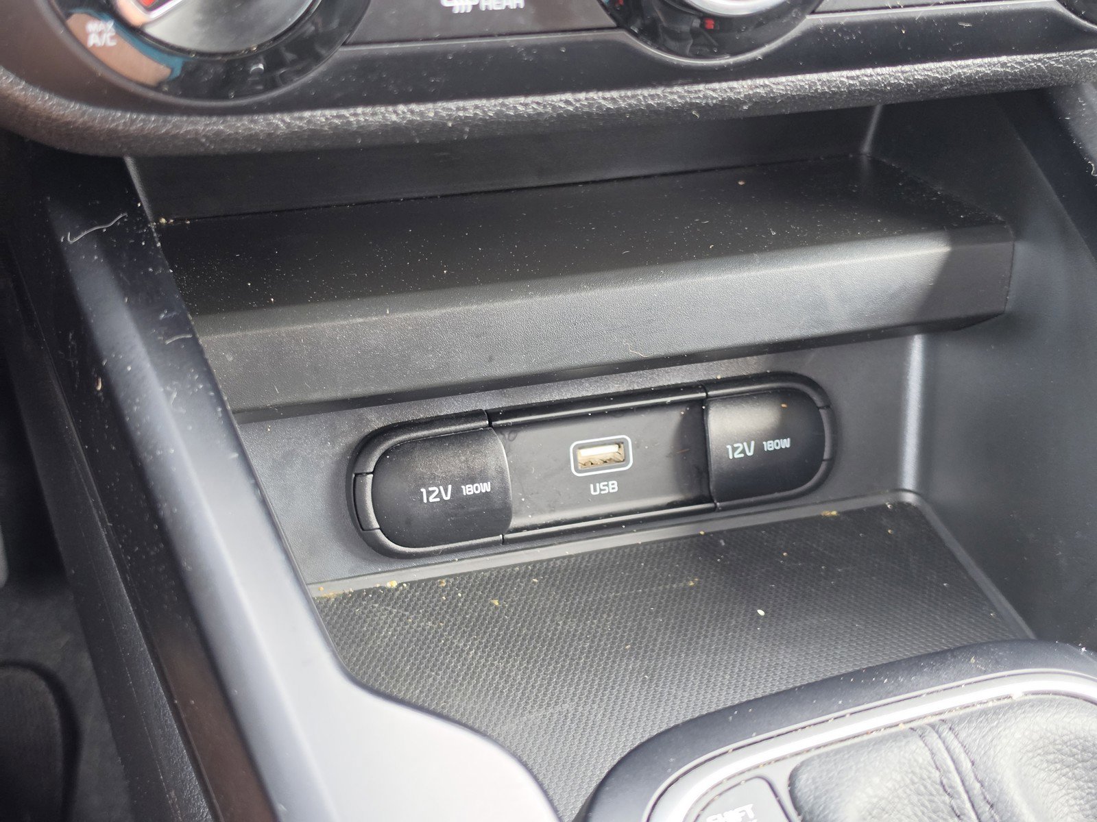 Used 2025 Kia Soul LX FWD image 23