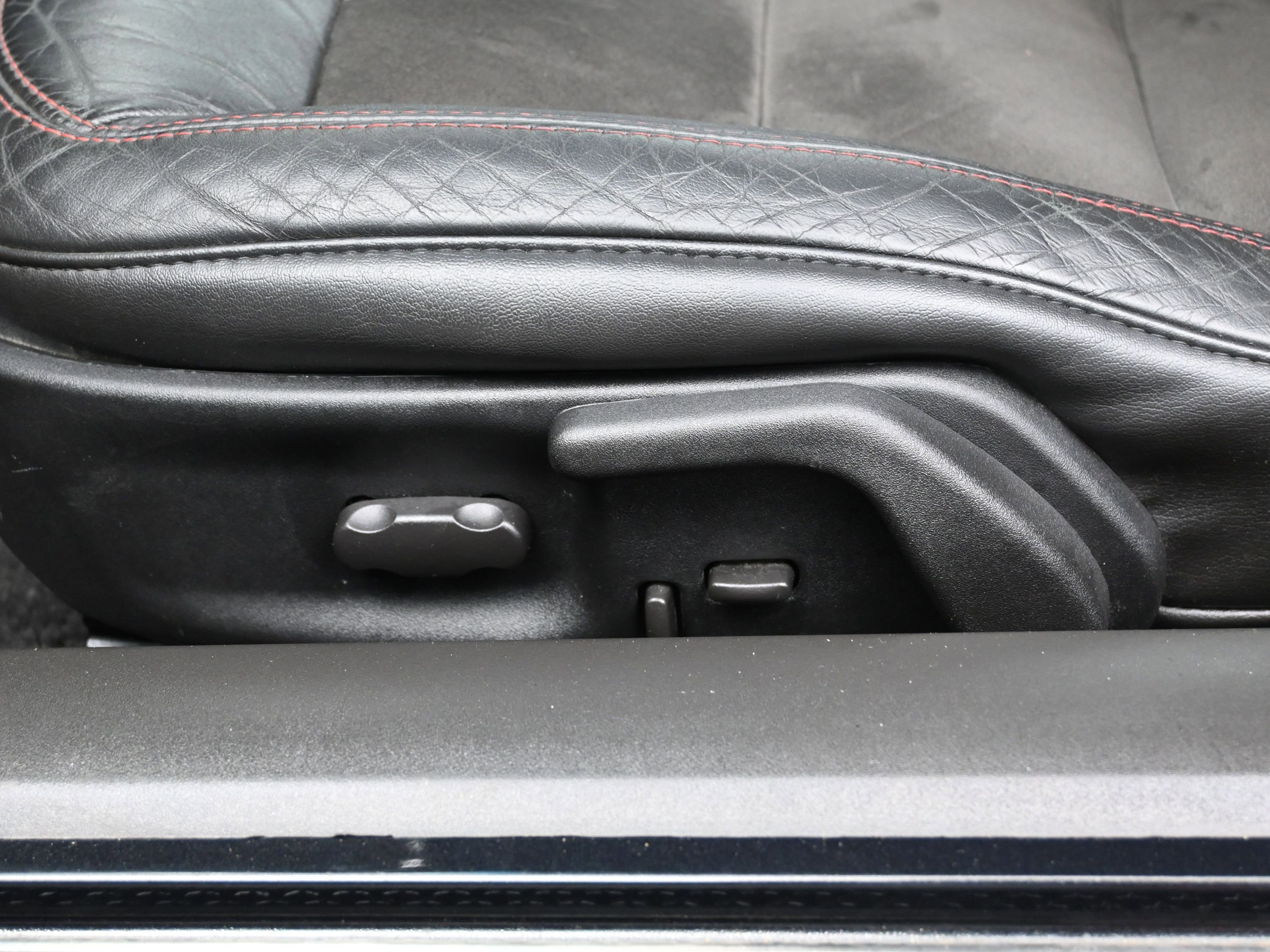 Used 2012 Chevrolet Corvette Grand Sport w/ 3LT Preferred Equipment Group image 11