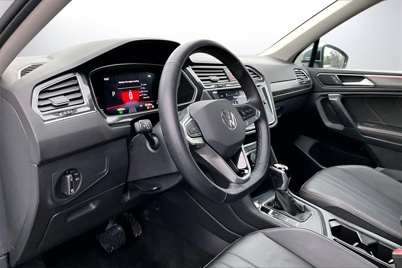 Used 2024 Volkswagen Tiguan SE image 17