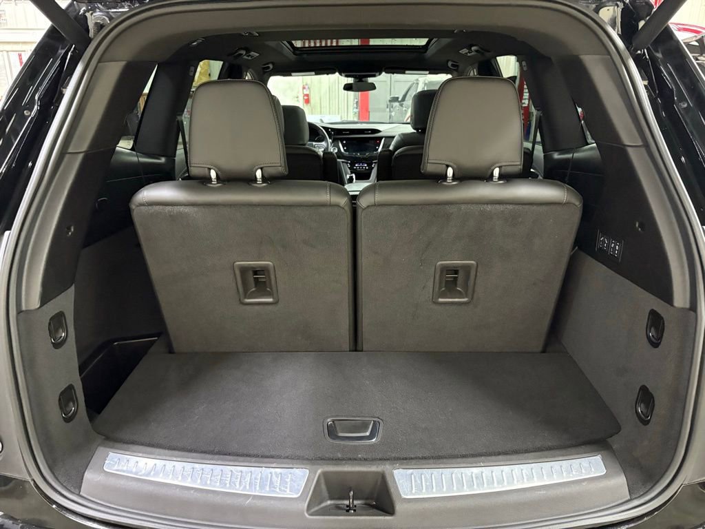 Used 2025 Cadillac XT6 Premium Luxury image 14